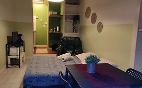 30 Boulevard Studio Apartment - 01